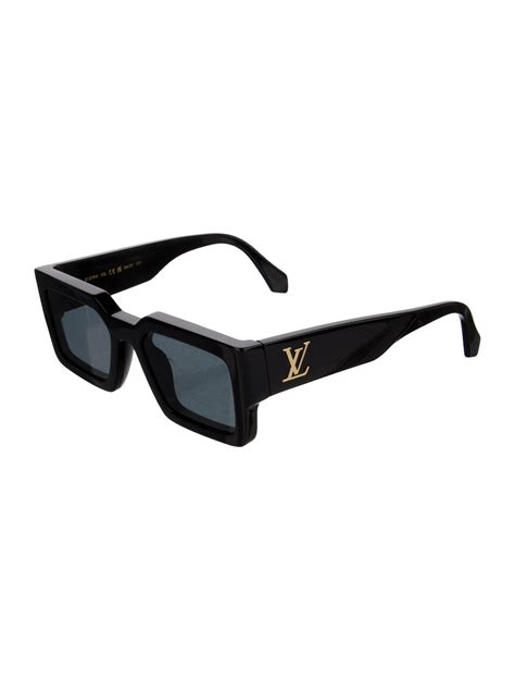 Louis Vuitton LV Clash Square Sunglasses .